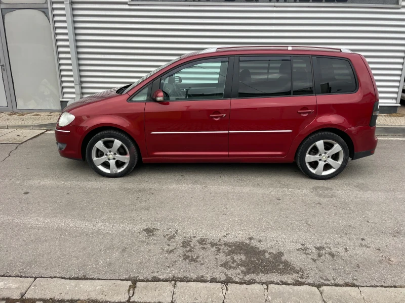 VW Touran 1, 4 Turbo+ 170kc+ DSG+ Подгрев, снимка 2 - Автомобили и джипове - 48204536