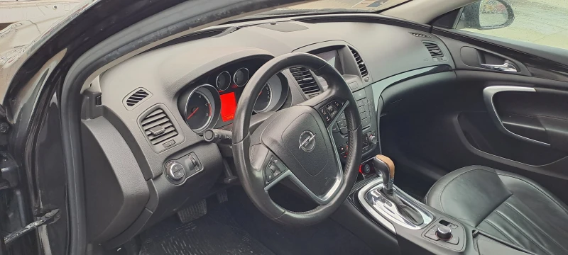 Opel Insignia 2.0cdti Автоматик, снимка 13 - Автомобили и джипове - 48293197