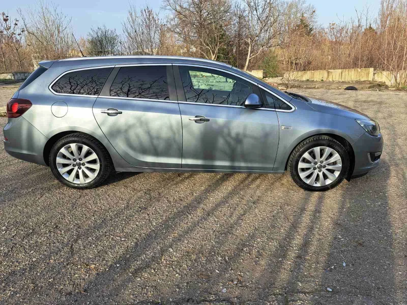 Opel Astra 1.4i, снимка 2 - Автомобили и джипове - 49509521