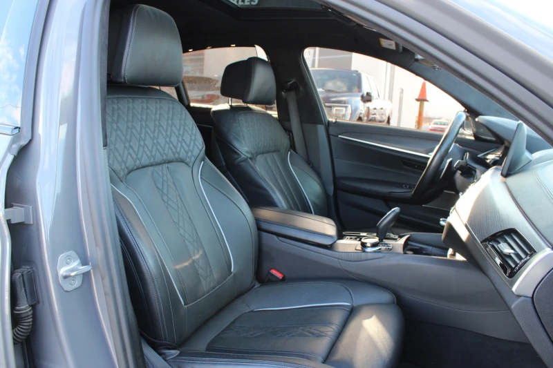 BMW 540 X DRIVE * МАСАЖ * 360 КАМЕРИ * CARFAX * АВТОКРЕДИТ, снимка 15 - Автомобили и джипове - 52966181