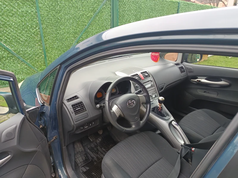 Toyota Auris, снимка 10 - Автомобили и джипове - 53391926