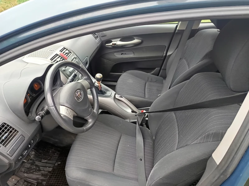 Toyota Auris, снимка 12 - Автомобили и джипове - 53391926