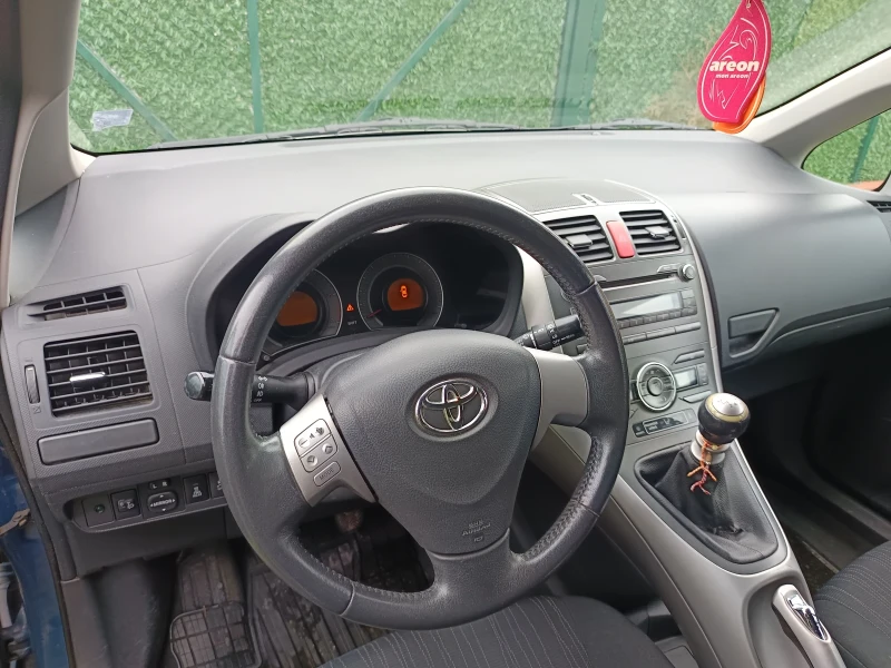 Toyota Auris, снимка 5 - Автомобили и джипове - 53391926