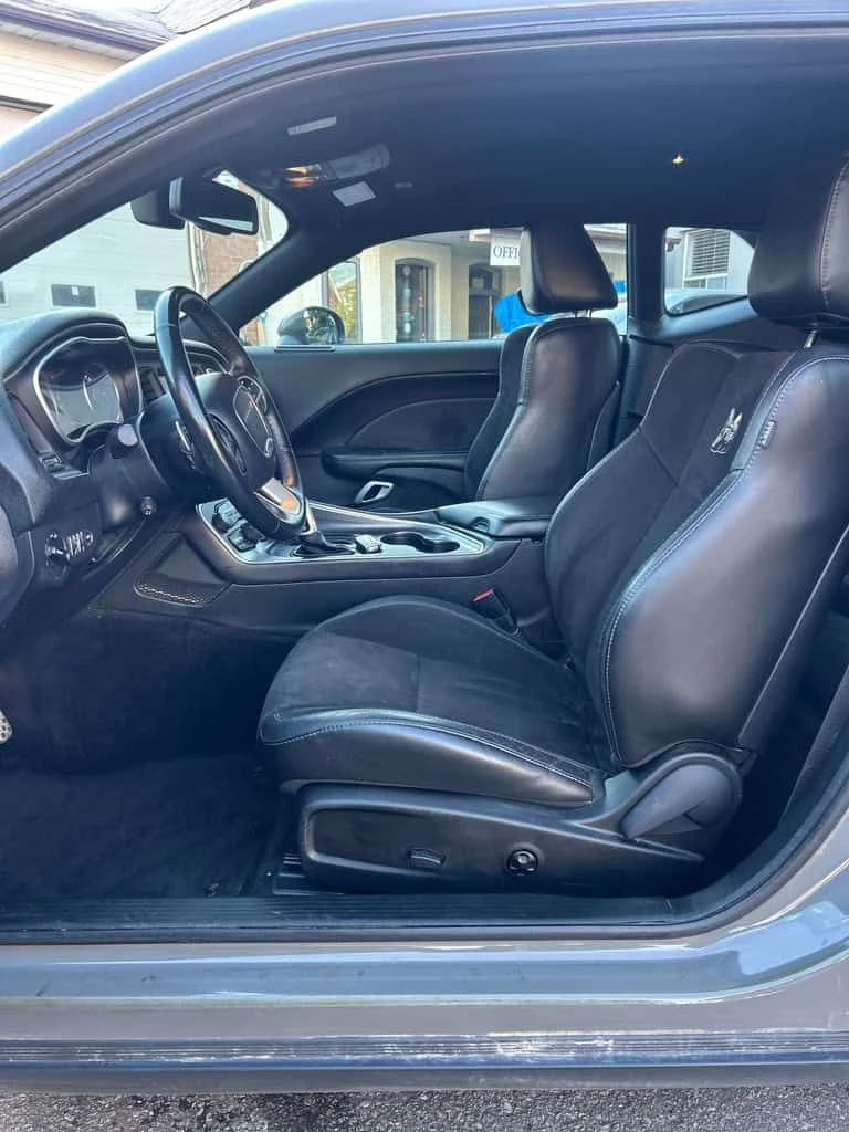 Dodge Challenger * 2dr Cpe Scat Pack * CARFAX * ЦЕНА ДО БГ, снимка 10 - Автомобили и джипове - 53814779