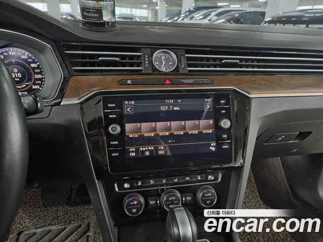 VW Passat, снимка 13 - Автомобили и джипове - 56081416