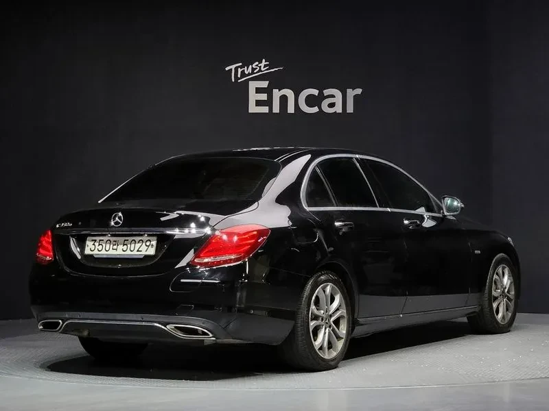 Mercedes-Benz C 350 E, снимка 3 - Автомобили и джипове - 56514631