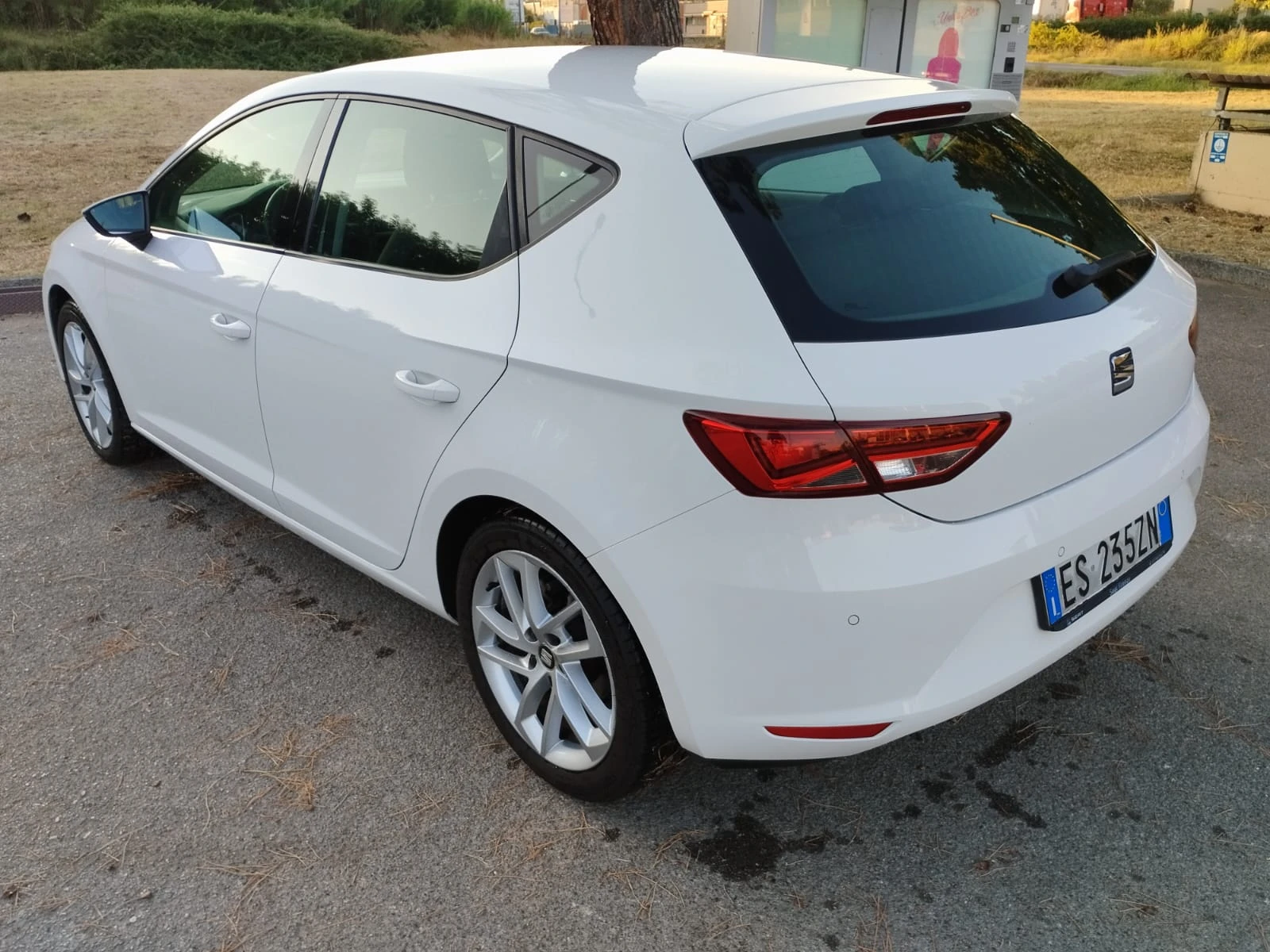 Seat Leon 1.6 TDI KATO HOBA  - изображение 5