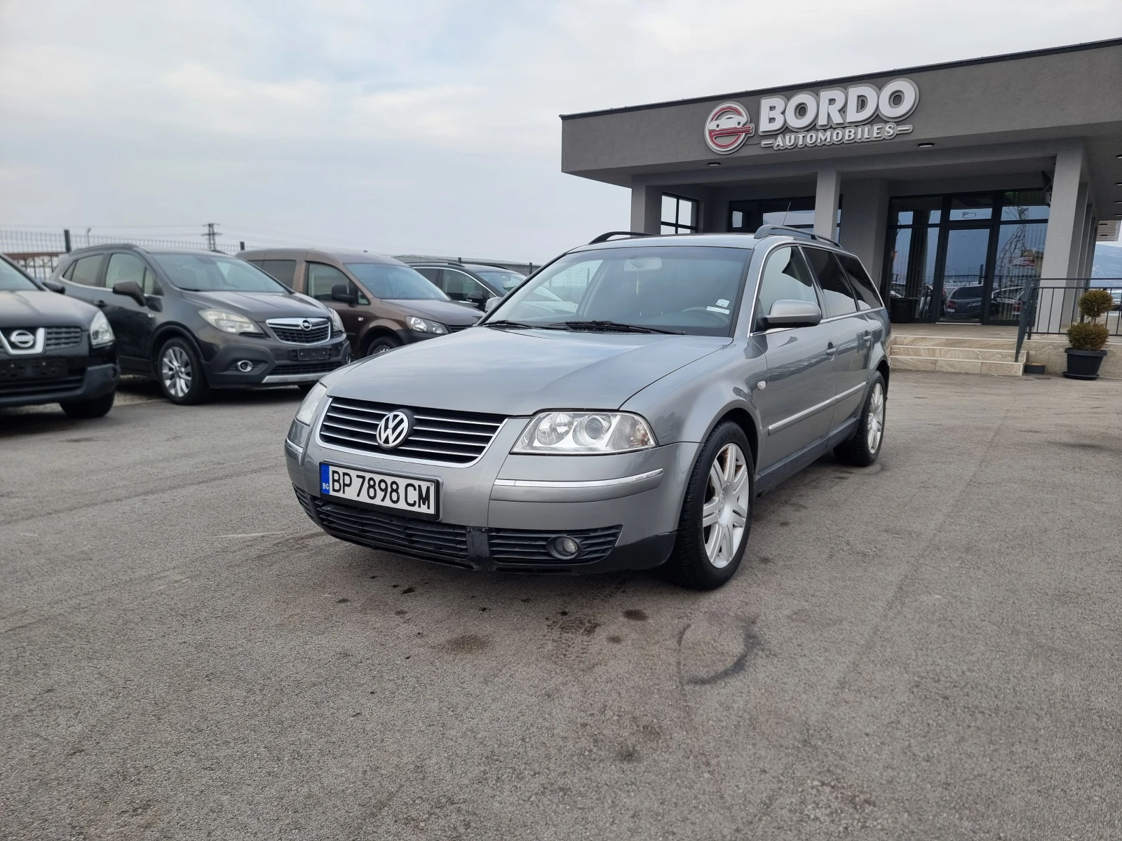 VW Passat 1.9TDI Highline, снимка 2 - Автомобили и джипове - 53721289