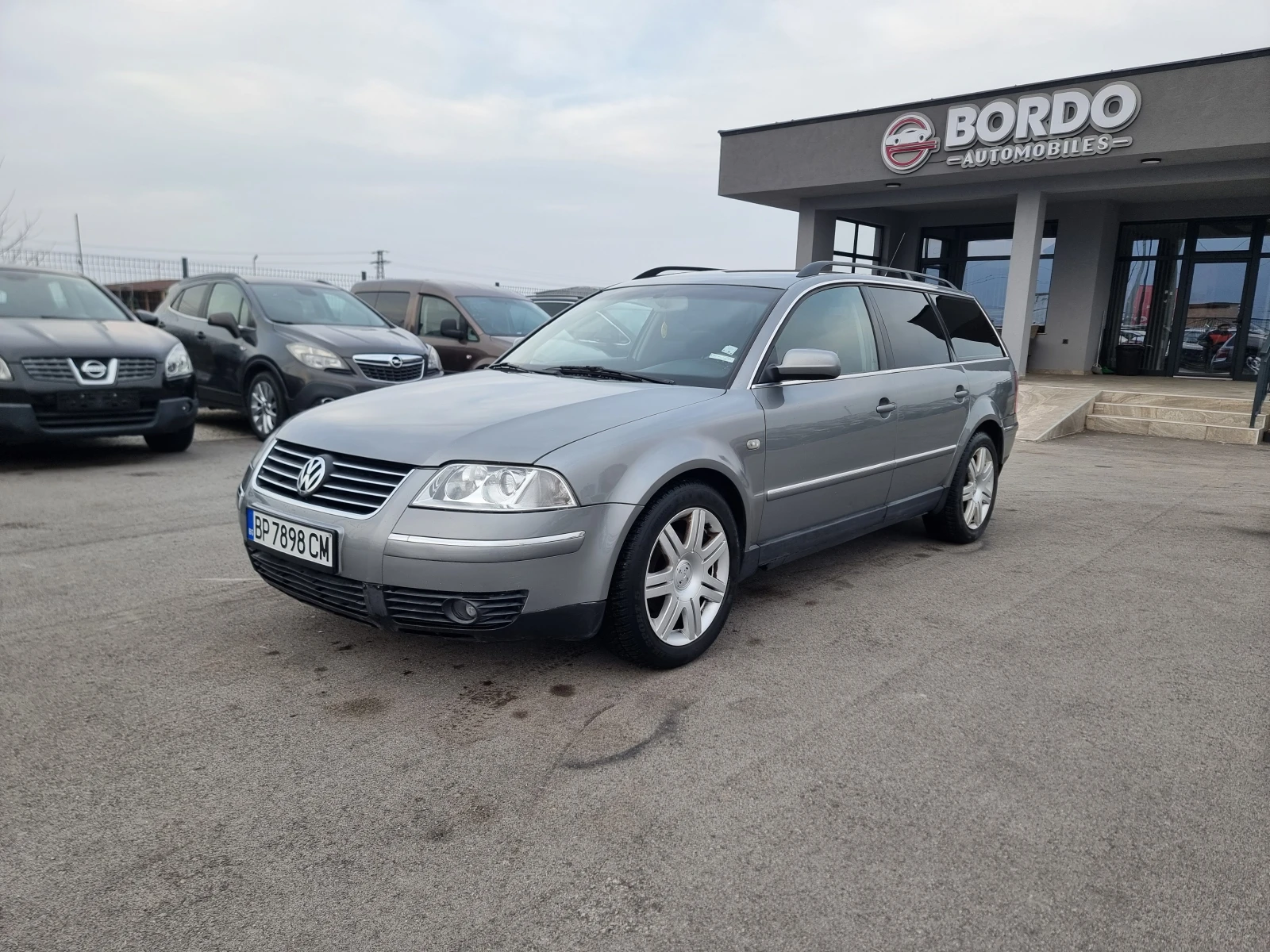 VW Passat 1.9TDI Highline, снимка 3 - Автомобили и джипове - 53721289