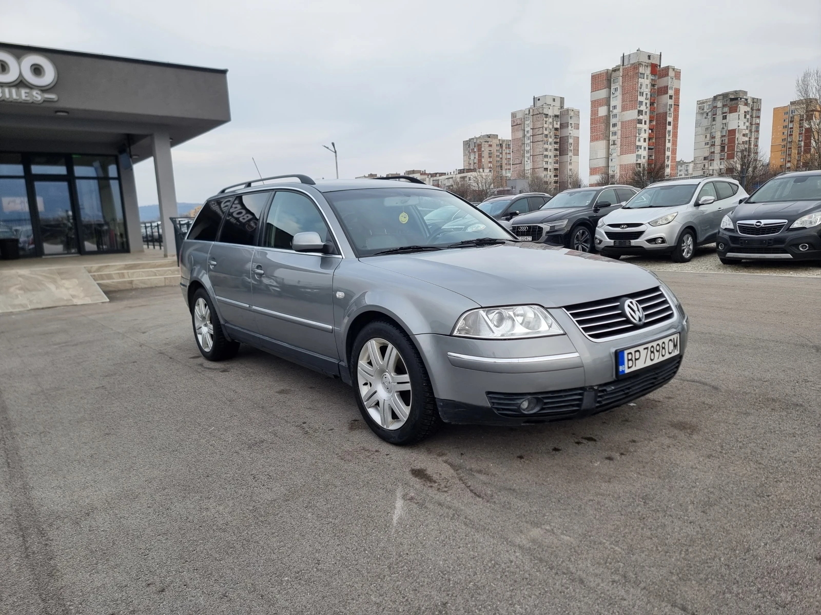 VW Passat 1.9TDI Highline, снимка 8 - Автомобили и джипове - 53721289
