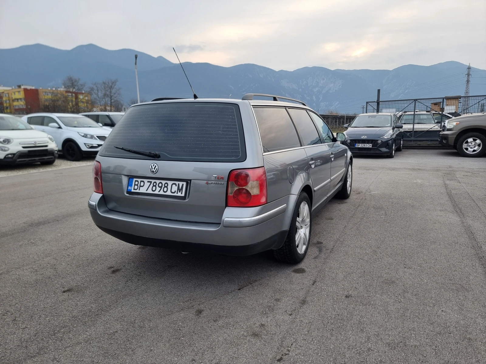 VW Passat 1.9TDI Highline, снимка 6 - Автомобили и джипове - 53721289