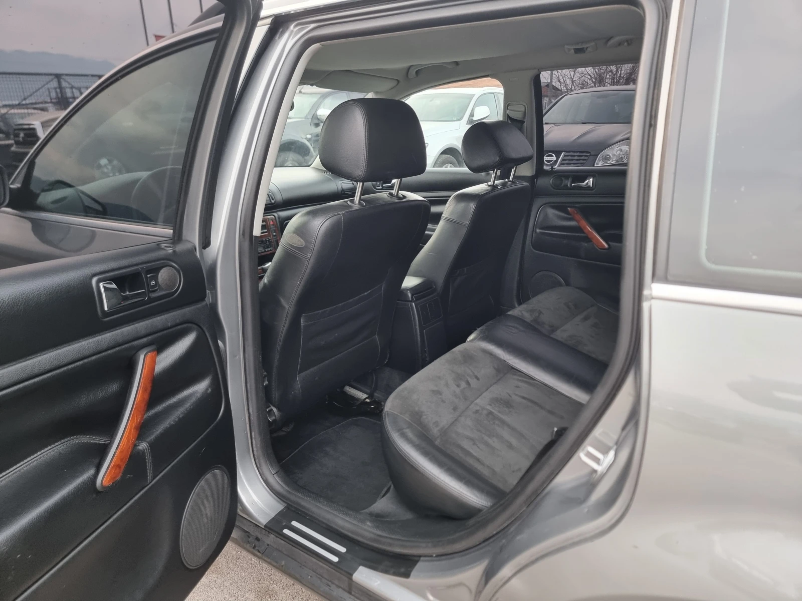 VW Passat 1.9TDI Highline, снимка 11 - Автомобили и джипове - 53721289