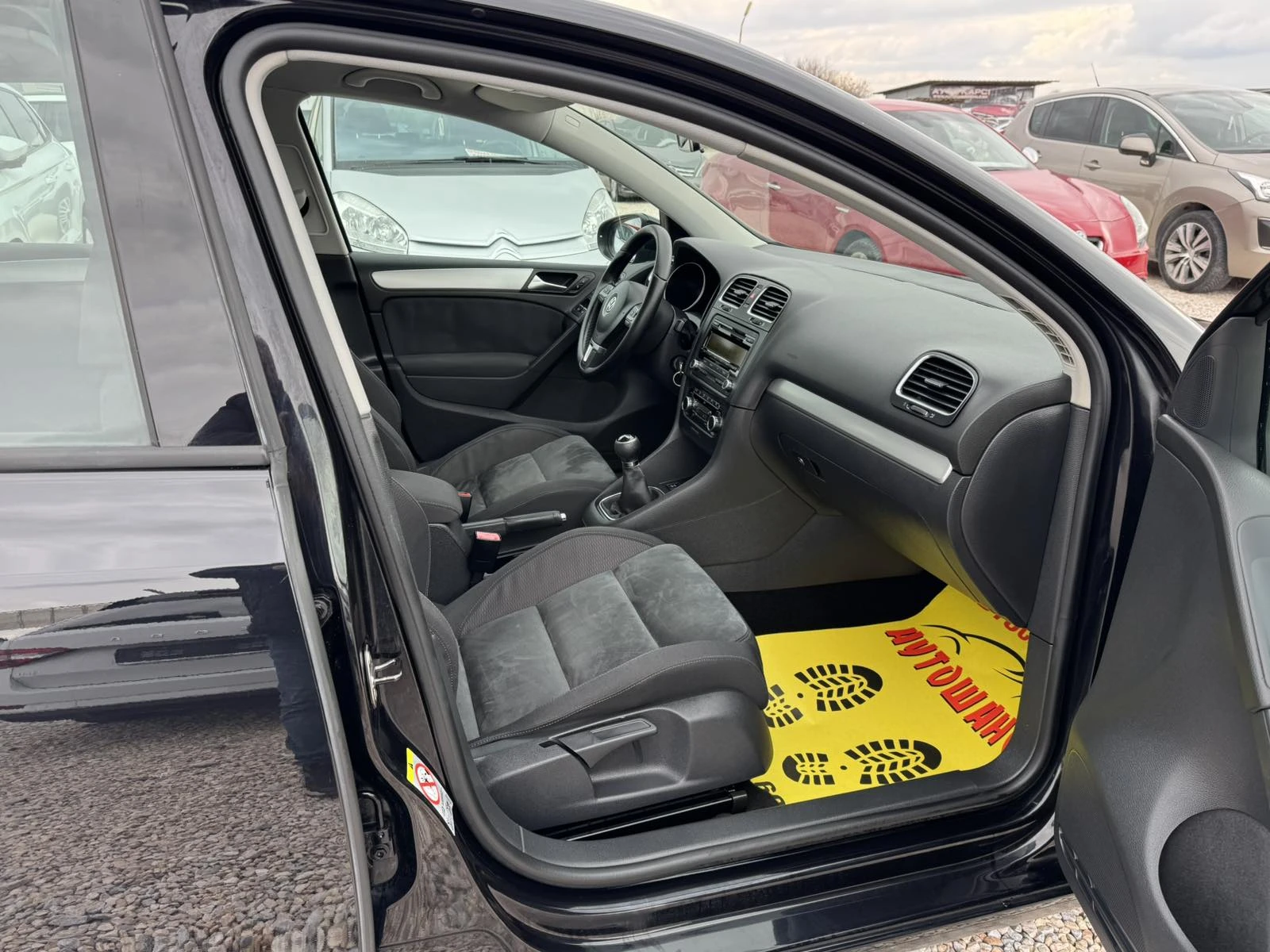 VW Golf 2.0TDI, снимка 14 - Автомобили и джипове - 53903432