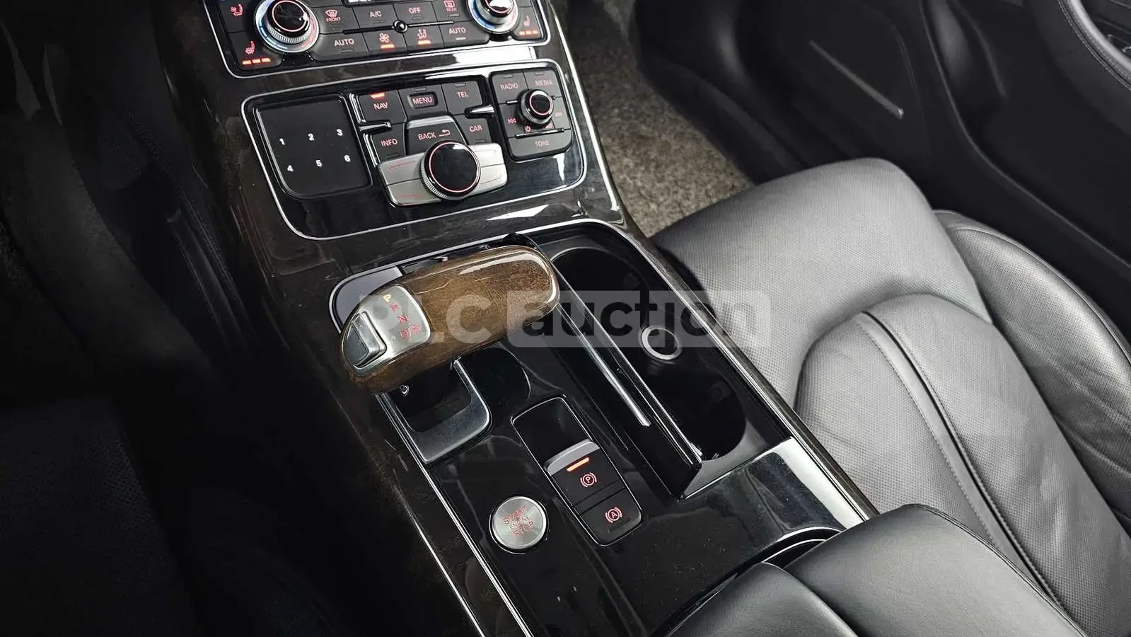 Audi A8 LONG* MATRIX* TV* ОБДУХ* МАСАЖ* АЛКАНТАРА* КРАЙНА , снимка 10 - Автомобили и джипове - 53917015