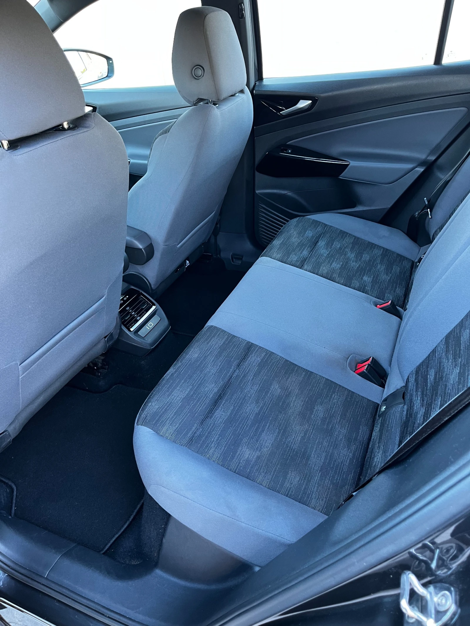 VW ID.4  LIFE PRO PERFORMANCE 77KWh 92% SOH, снимка 13 - Автомобили и джипове - 53992416