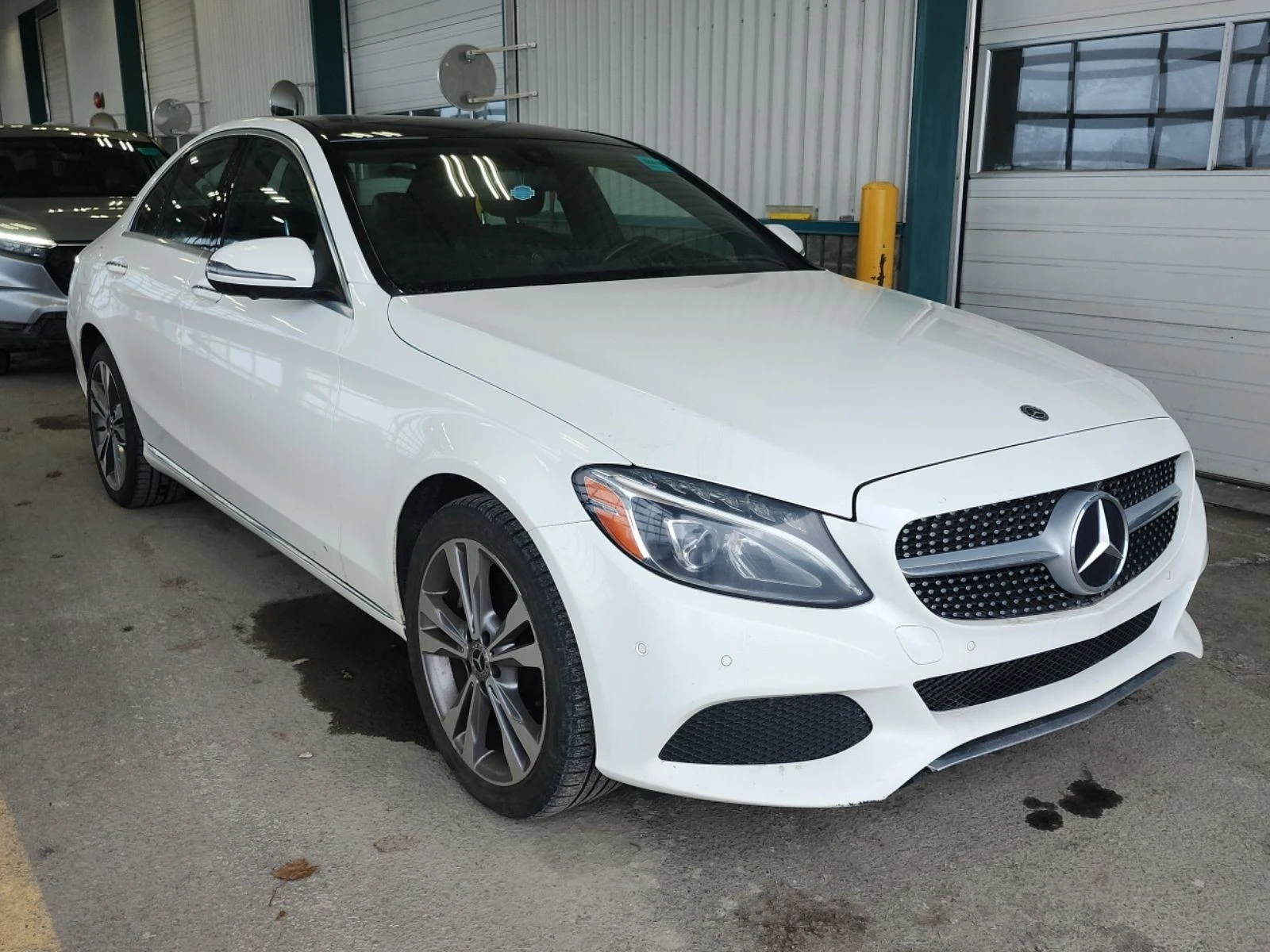 Mercedes-Benz C 300 4MATIC С РЕГИСТРАЦИЯ & АВТО КРЕДИТ , снимка 2 - Автомобили и джипове - 54067600