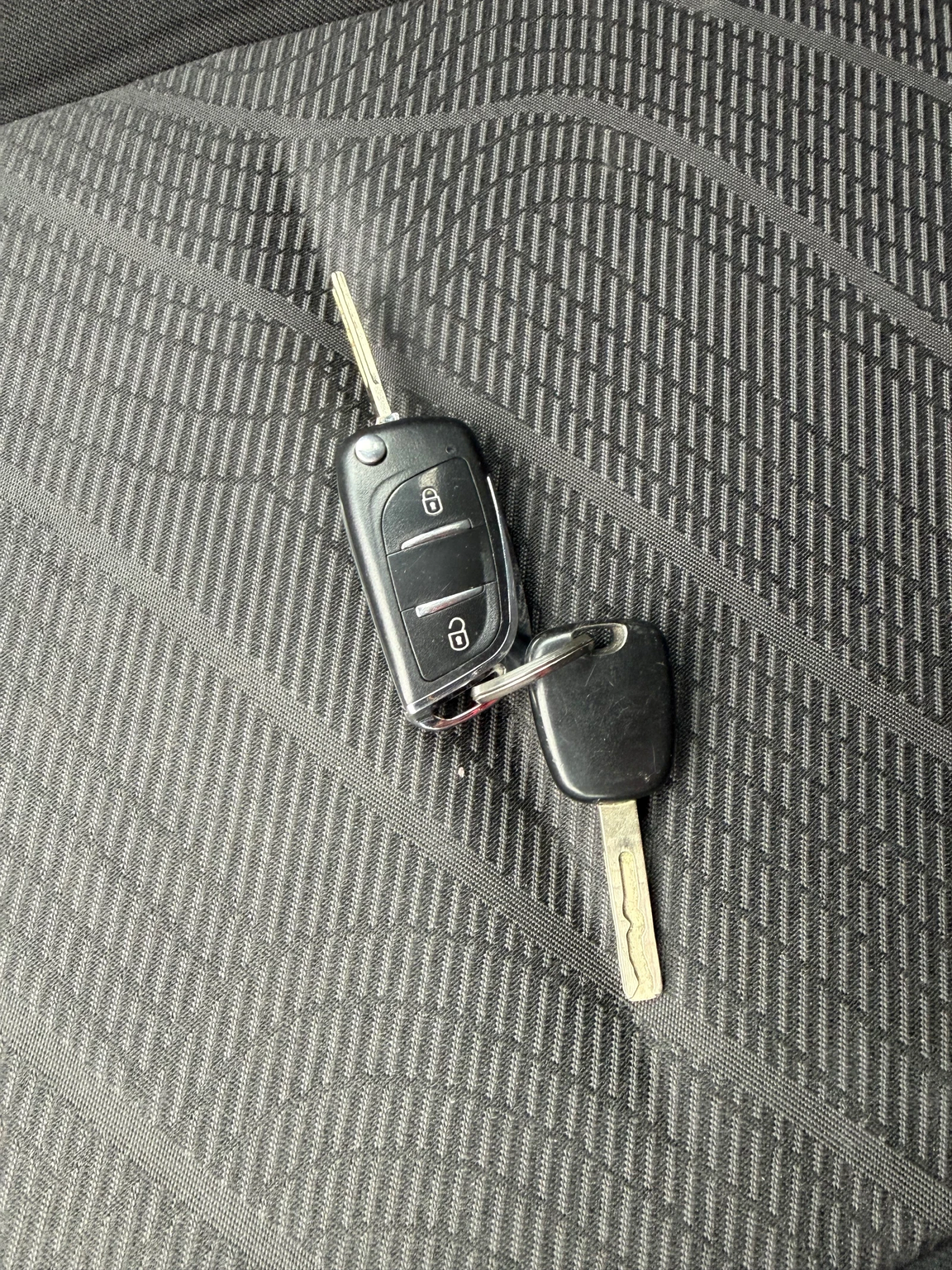 Peugeot 308 1.6 HDI/90kc !������� � ���������! ��.������� | Mobile.bg � ����������� 14