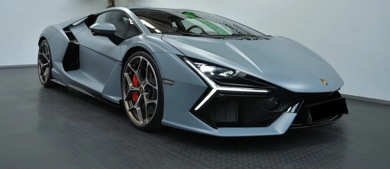 Lamborghini Revuelto Carbon Lift | Mobile.bg � ����������� 1