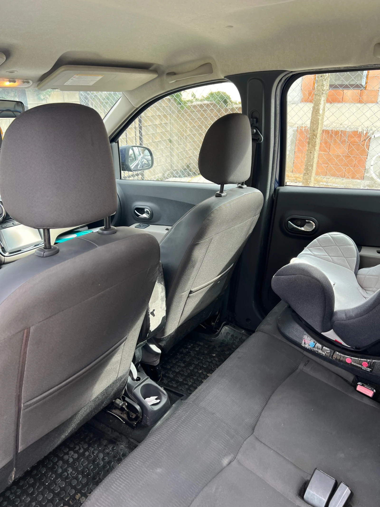 Dacia Lodgy, снимка 10 - Автомобили и джипове - 54685510