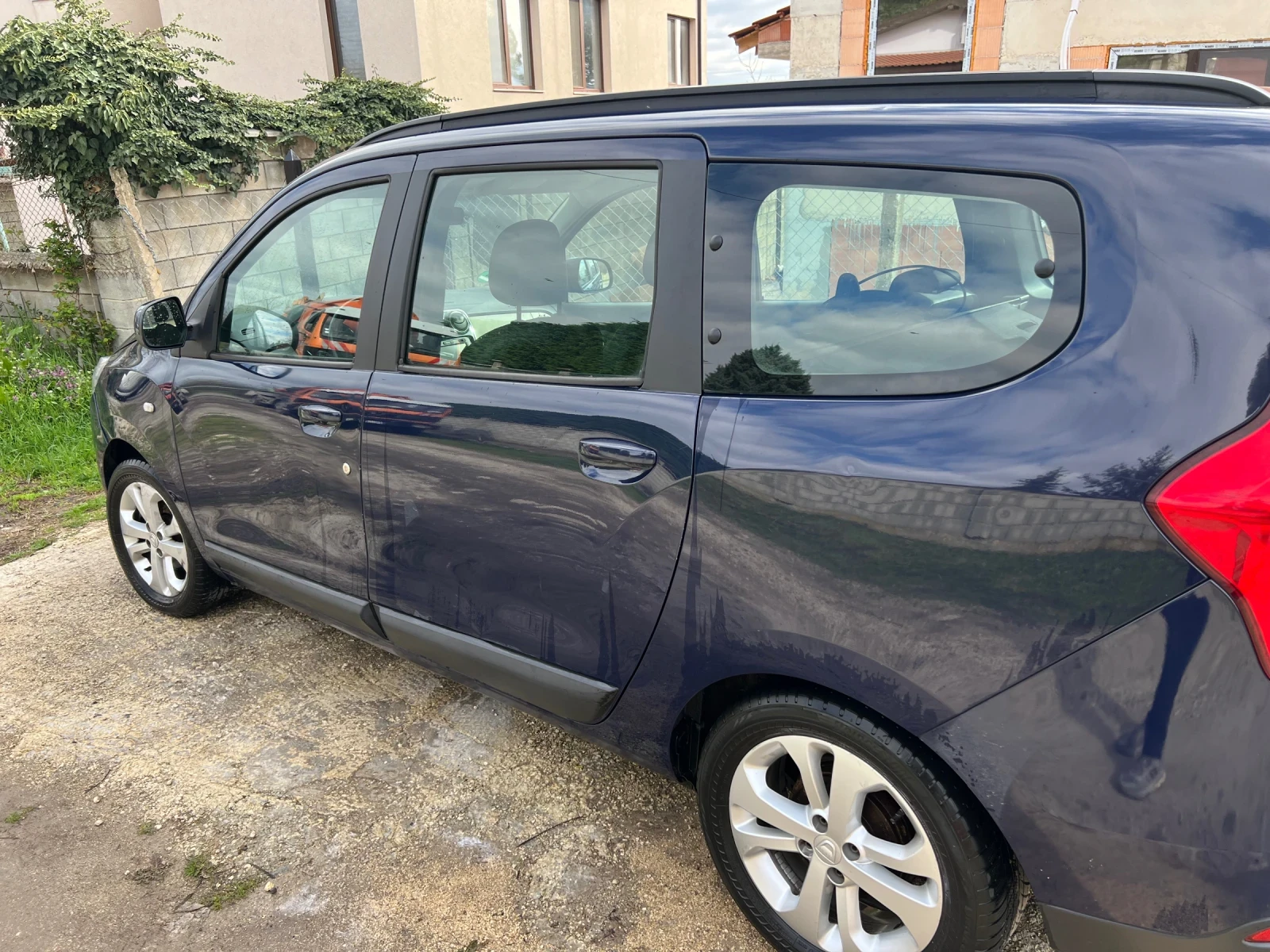 Dacia Lodgy, снимка 4 - Автомобили и джипове - 54685510