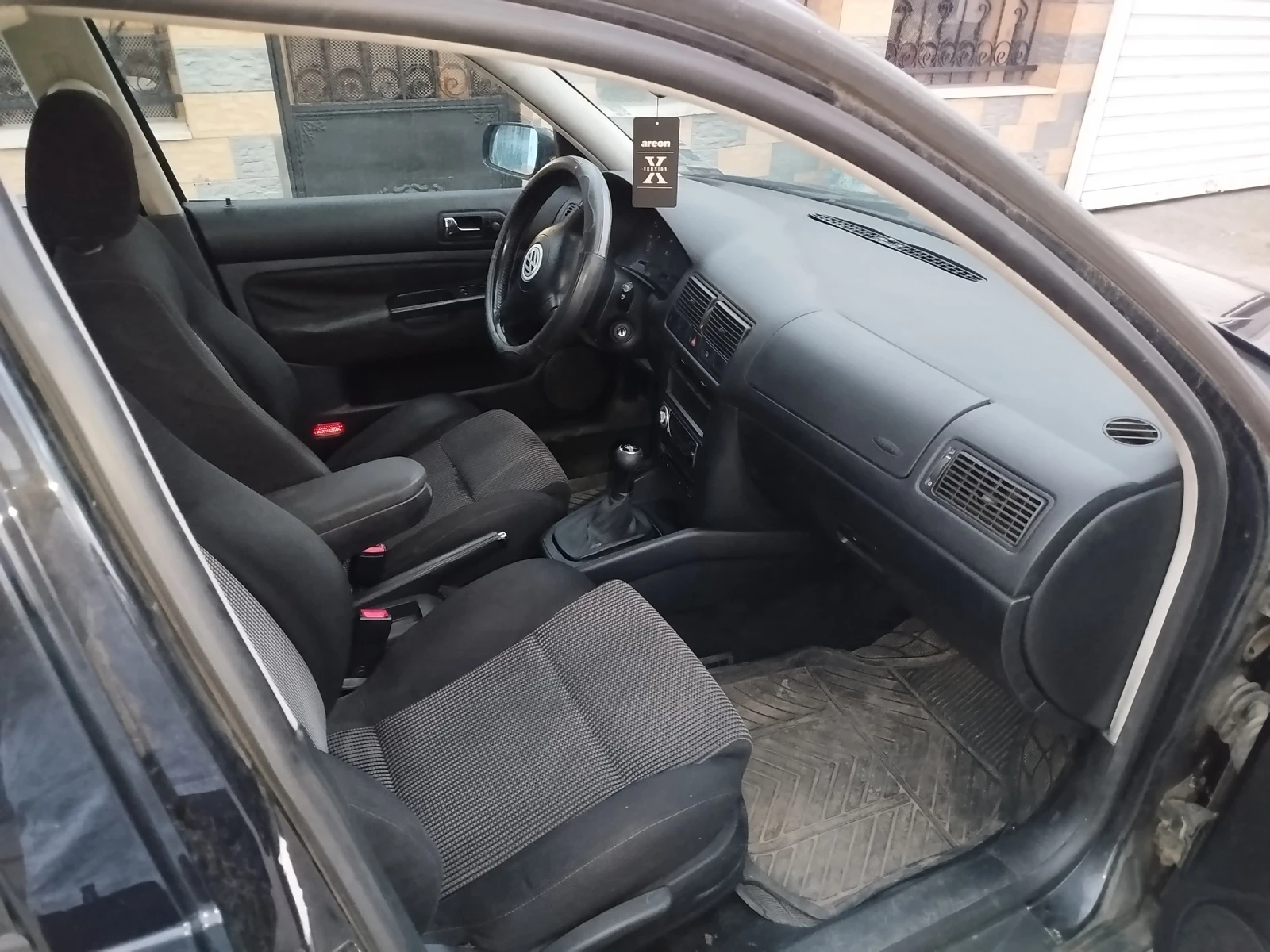 VW Golf 4 1.6 I , снимка 5 - Автомобили и джипове - 54704011