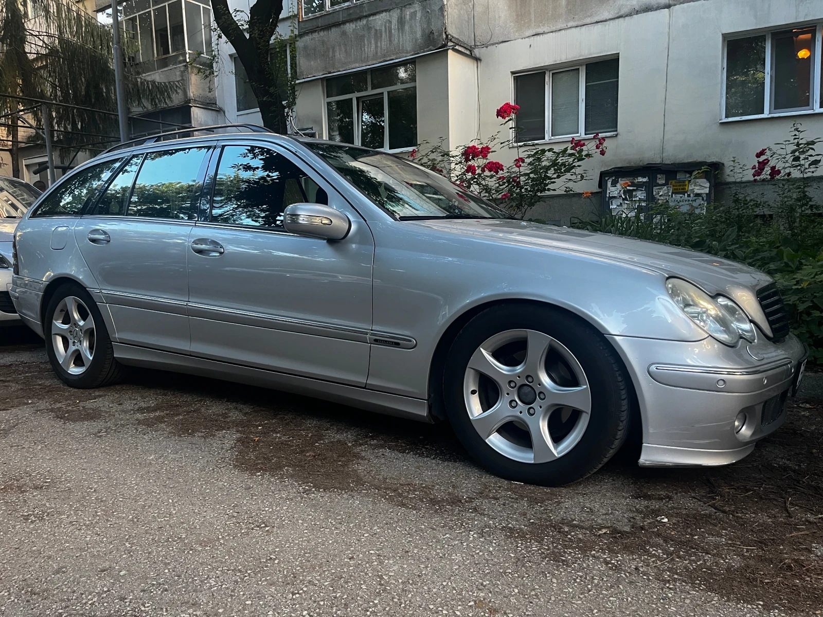 Mercedes-Benz C 220 Фейс лифт, снимка 5 - Автомобили и джипове - 54952197
