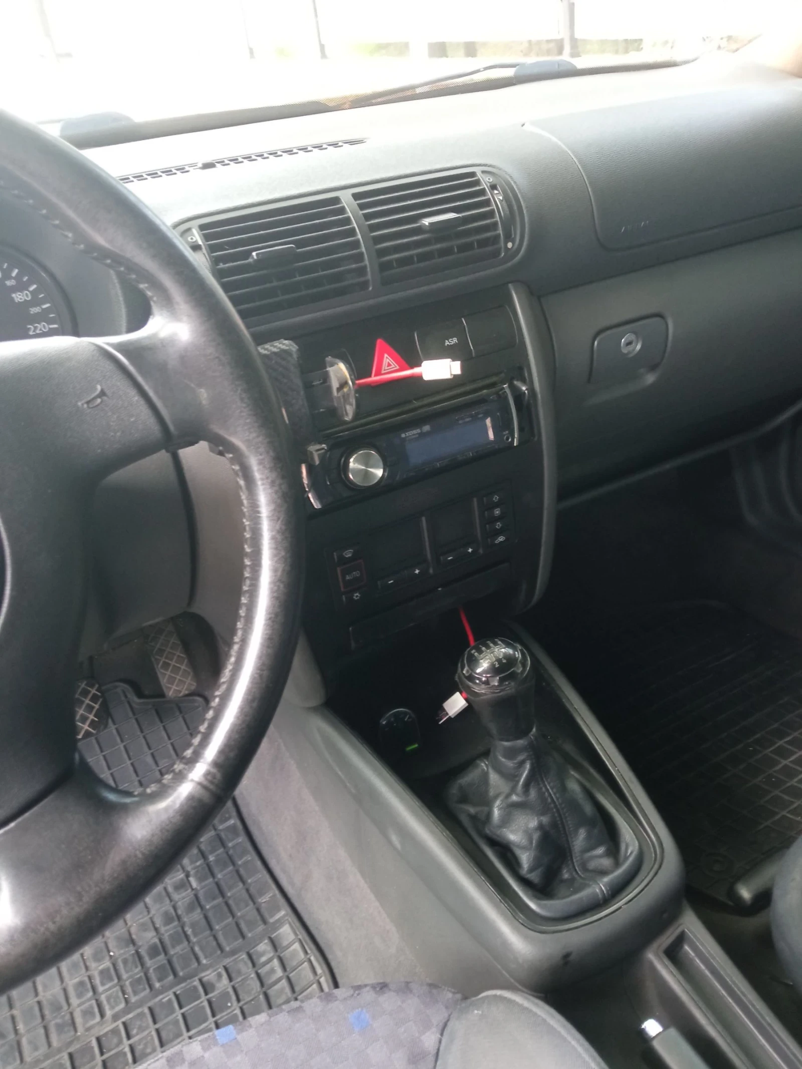 Audi A3 1.8 Т Газ, снимка 10 - Автомобили и джипове - 55009748