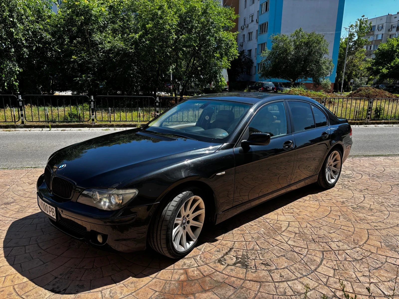 BMW 730