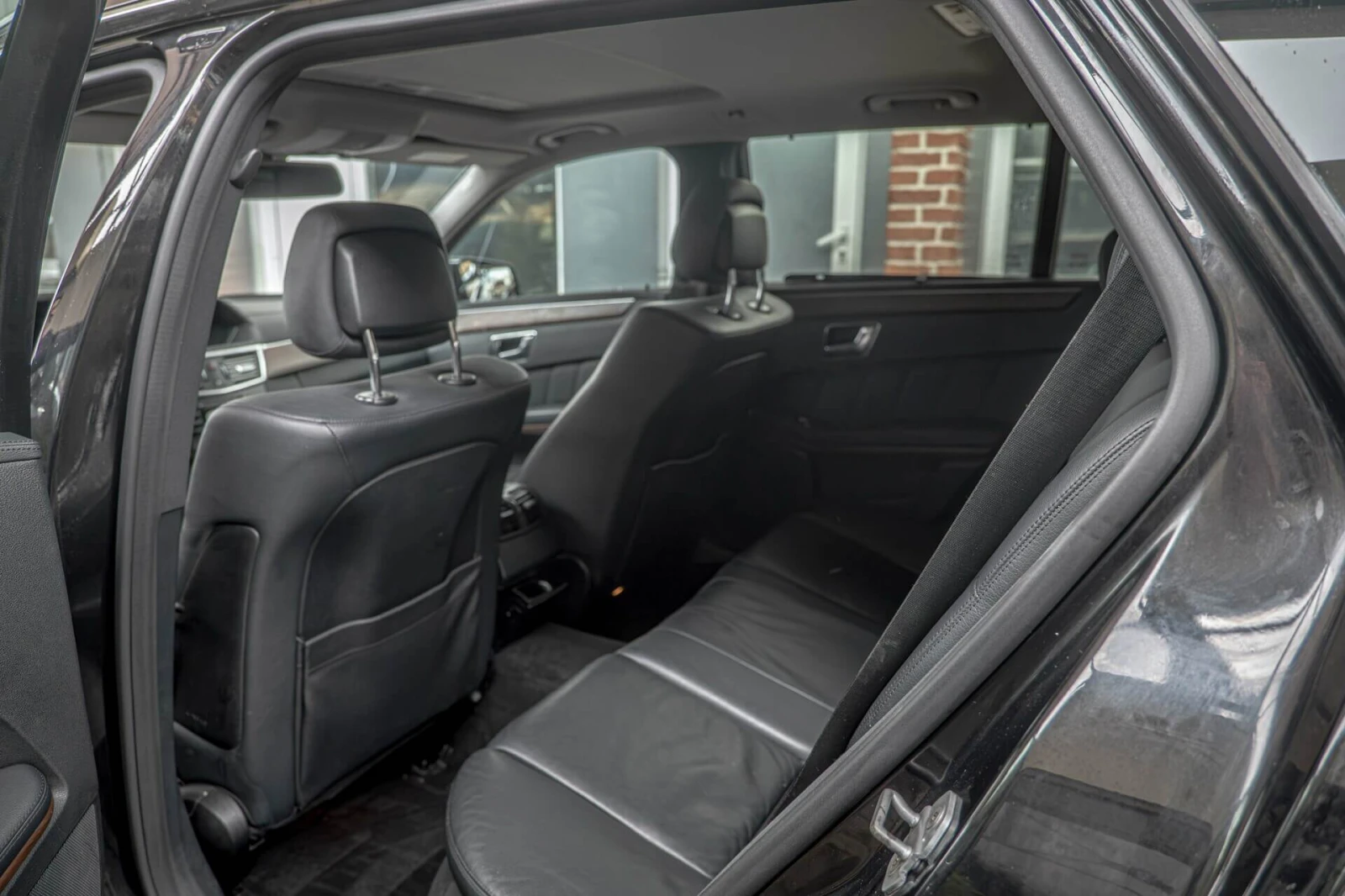 Mercedes-Benz E 350 Elegance/Lane Assist/Шибедах/BiXenon/КруизКонтрол/, снимка 8 - Автомобили и джипове - 55337874