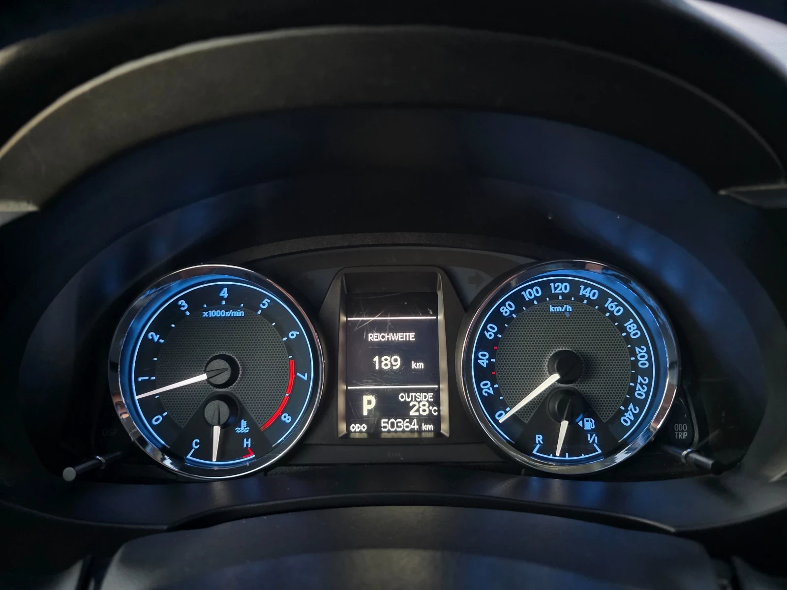 Toyota Corolla 1.6 VVTI Автоматик Камера Подгряващи седалки, снимка 15 - Автомобили и джипове - 55480465