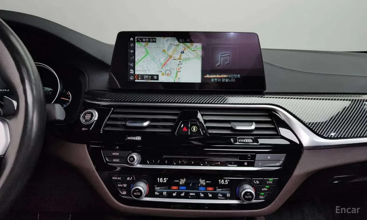 BMW 530 * 530d M Sport Plus * ЦЕНА ДО БГ, снимка 12 - Автомобили и джипове - 55572271