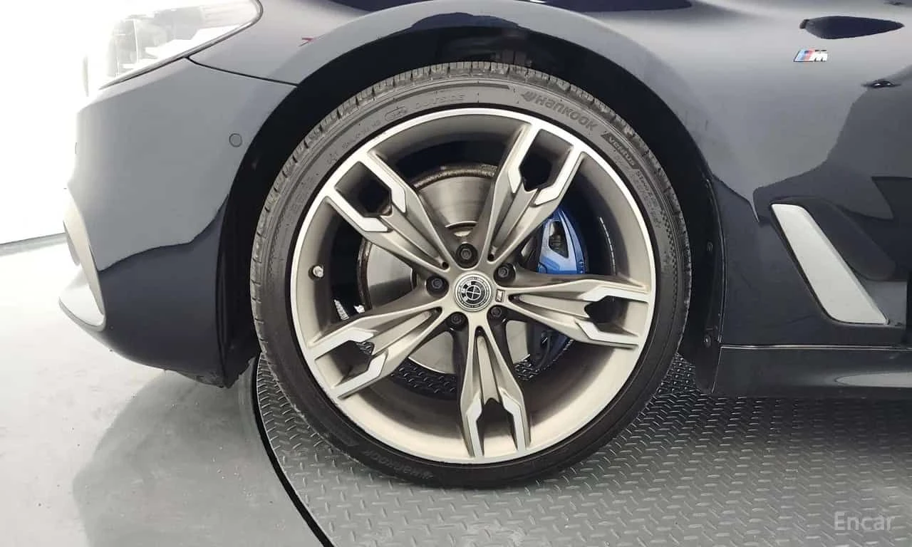 BMW 530 * 530d M Sport Plus * ЦЕНА ДО БГ, снимка 5 - Автомобили и джипове - 55572271