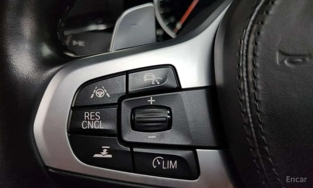 BMW 530 * 530d M Sport Plus * ЦЕНА ДО БГ, снимка 17 - Автомобили и джипове - 55572271