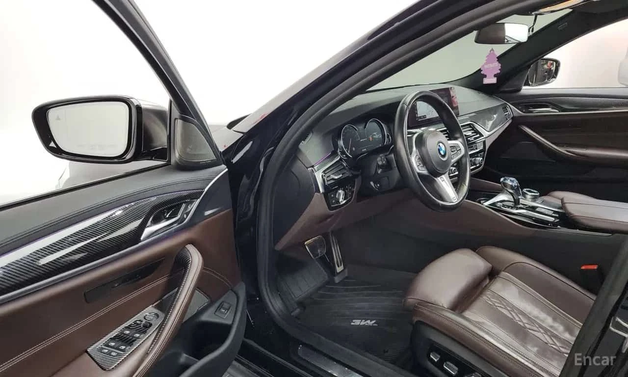 BMW 530 * 530d M Sport Plus * ЦЕНА ДО БГ, снимка 10 - Автомобили и джипове - 55572271