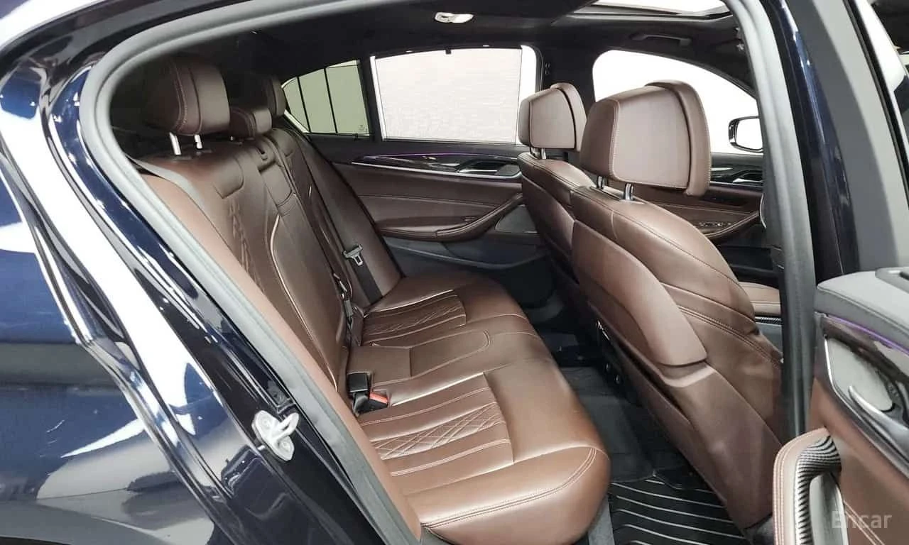 BMW 530 * 530d M Sport Plus * ЦЕНА ДО БГ, снимка 11 - Автомобили и джипове - 55572271