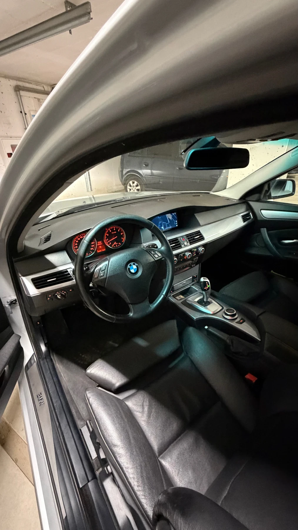 BMW 525 LCI, комфортен достъп, CarPlay/Android Auto, снимка 5 - Автомобили и джипове - 55587539