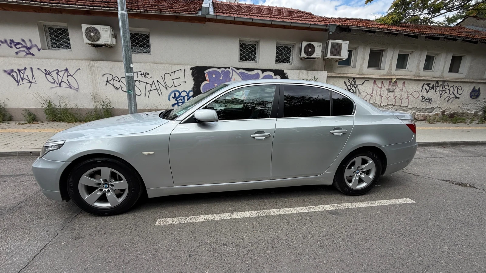 BMW 525 LCI, комфортен достъп, CarPlay/Android Auto, снимка 3 - Автомобили и джипове - 55587539