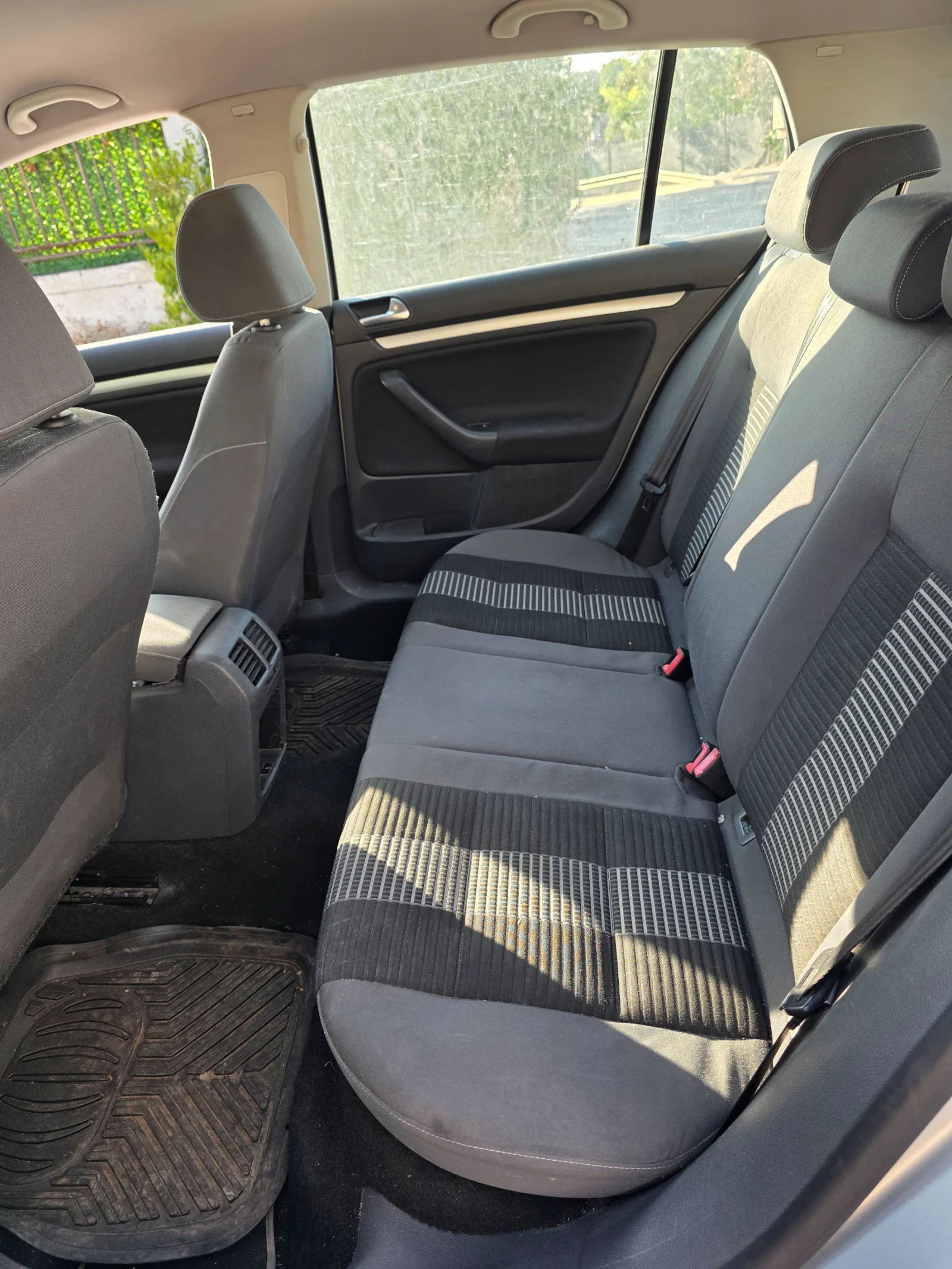 VW Golf, снимка 4 - Автомобили и джипове - 56009813