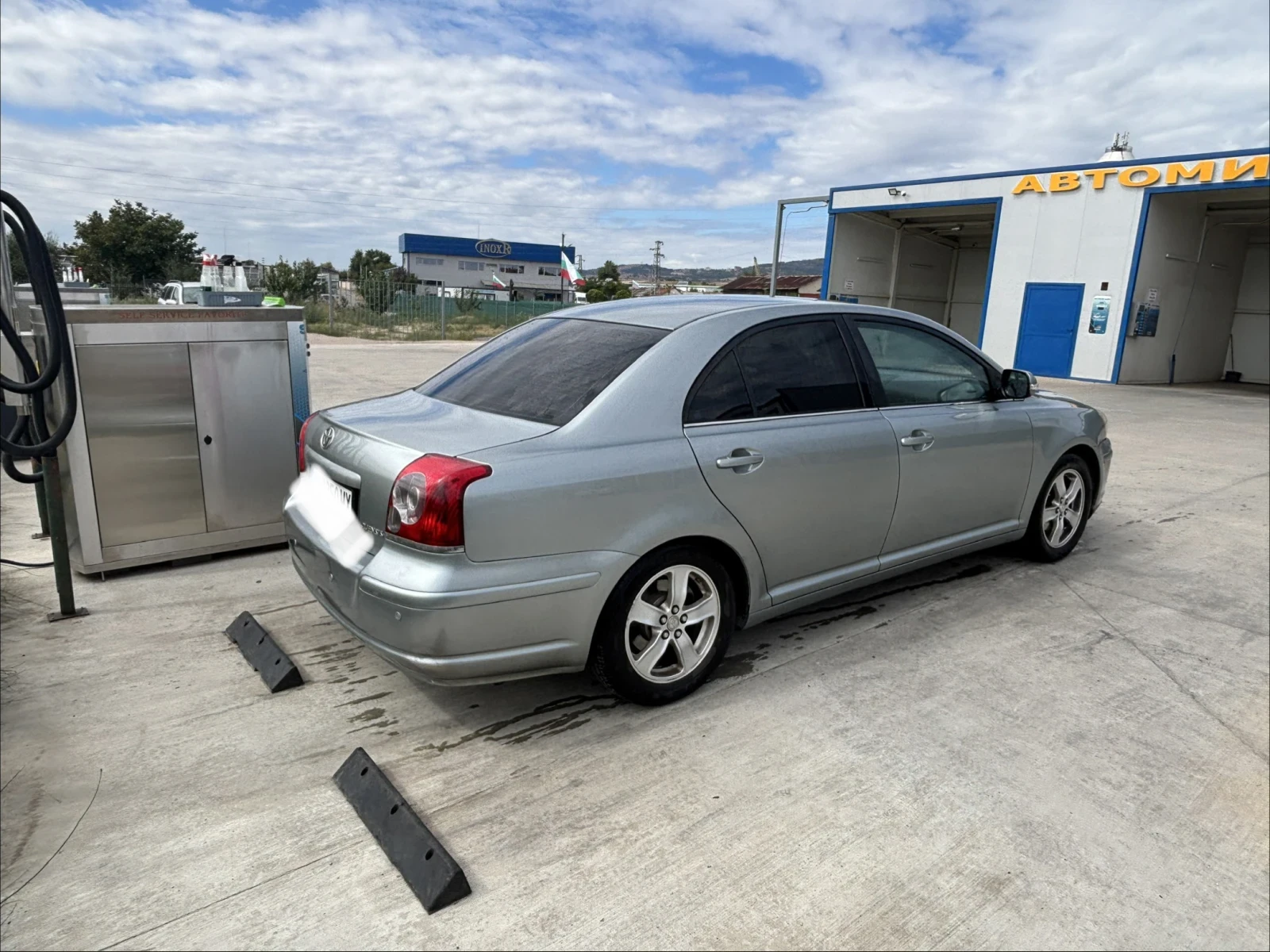 Toyota Avensis 1.8, снимка 2 - Автомобили и джипове - 56110159