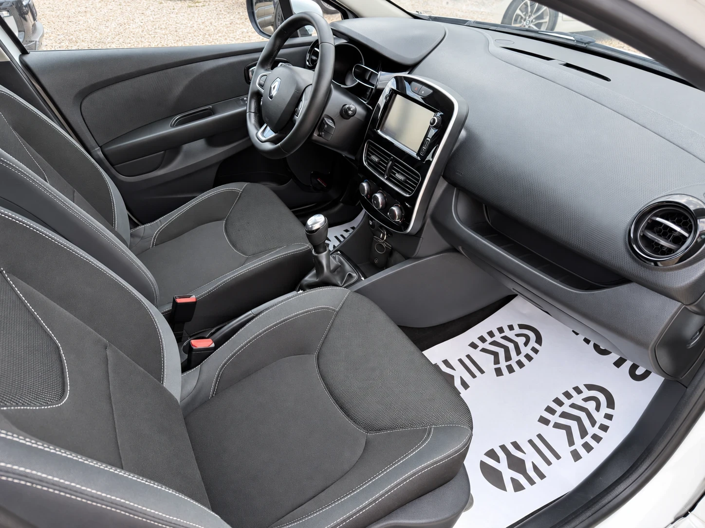 Renault Clio 1.5DCI* 90k.c* NAVI* FACELIFT, снимка 8 - Автомобили и джипове - 56184814