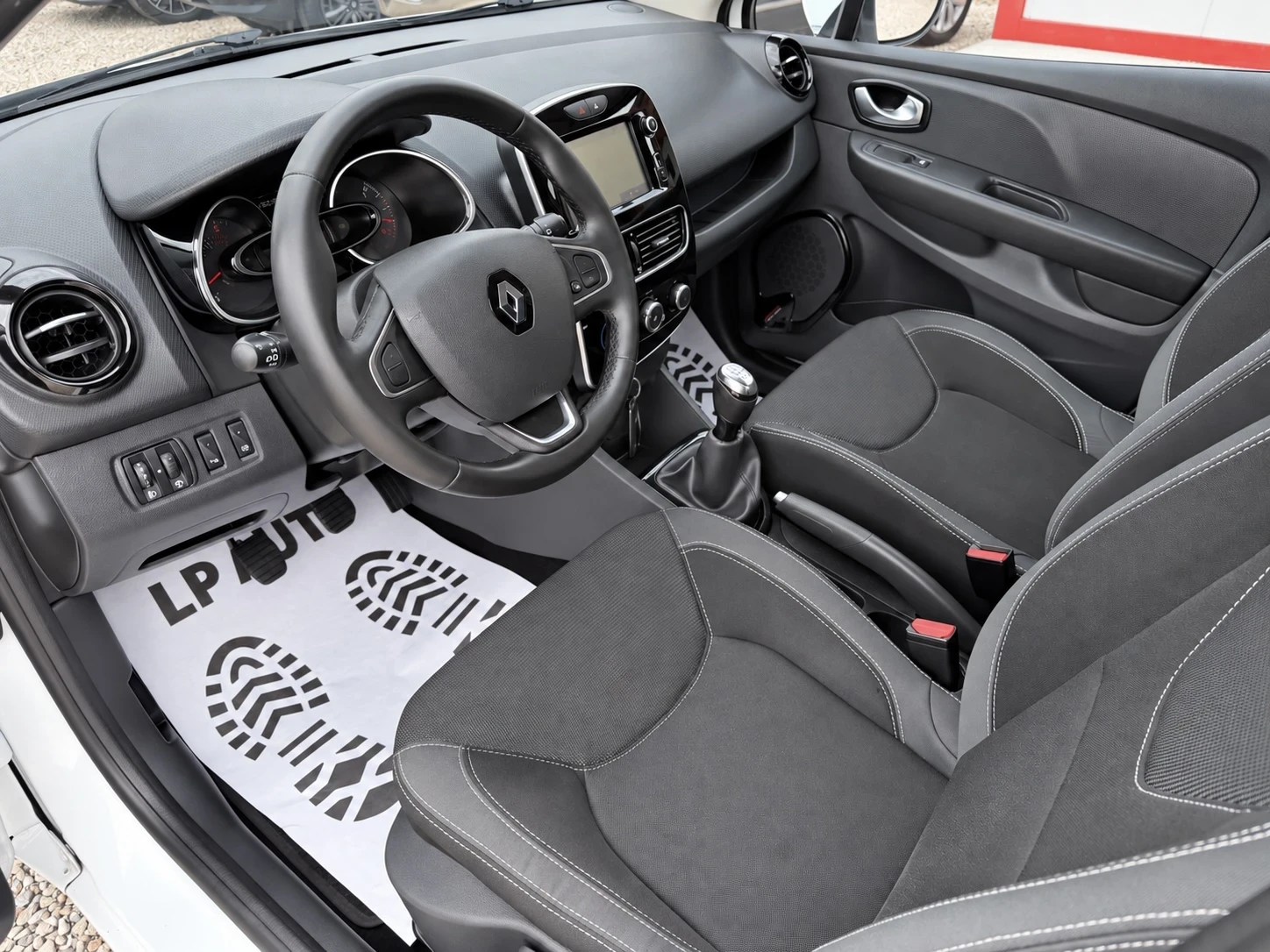 Renault Clio 1.5DCI* 90k.c* NAVI* FACELIFT, снимка 7 - Автомобили и джипове - 56184814