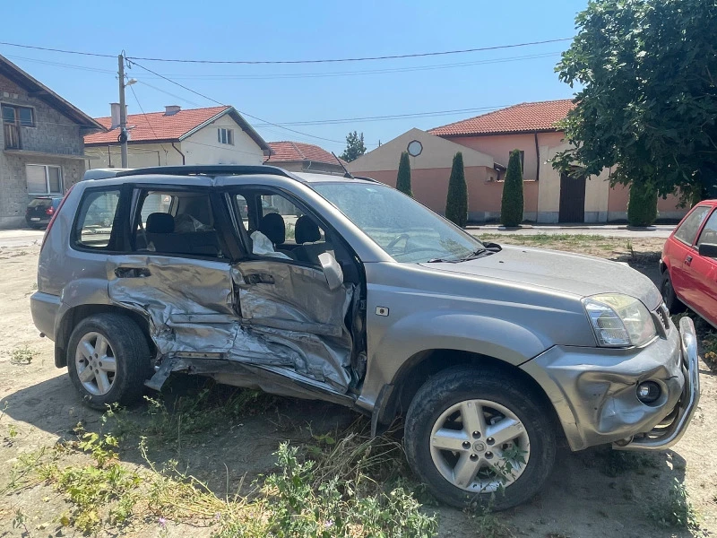 Nissan X-trail, снимка 4 - Автомобили и джипове - 44094393