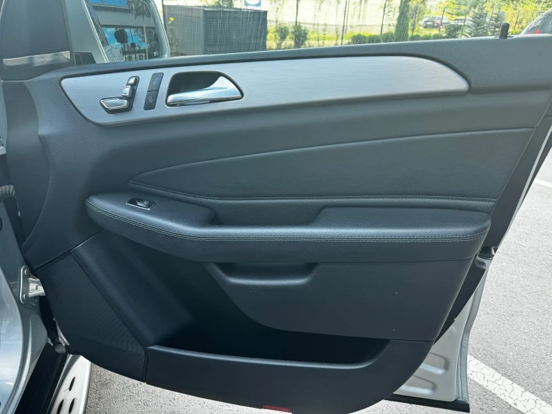 Mercedes-Benz GLE 350 4Matic AMG * ТОП СЪСТОЯНИЕ* , снимка 15 - Автомобили и джипове - 50332825