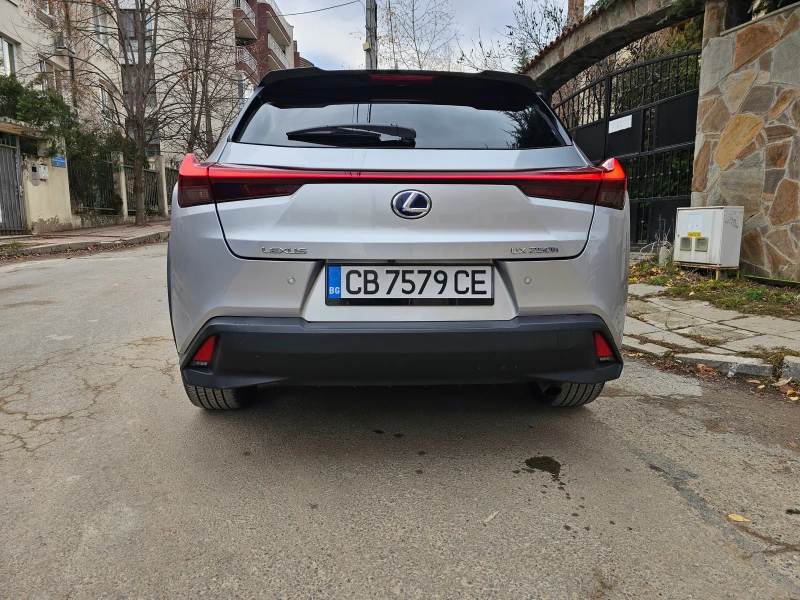 Lexus UX 250h Head-up, Обдухване, 360 камера, снимка 6 - Автомобили и джипове - 48330753