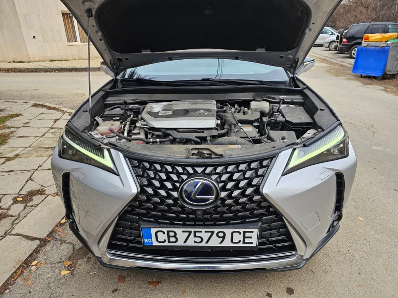 Lexus UX 250h Head-up, Обдухване, 360 камера, снимка 9 - Автомобили и джипове - 48330753