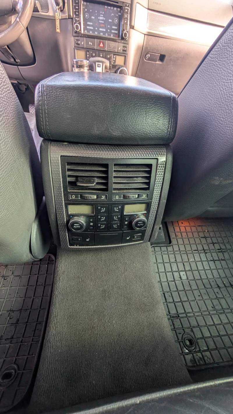 VW Touareg King Kong, снимка 11 - Автомобили и джипове - 51996109