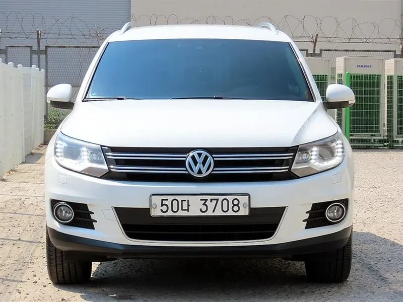 VW Tiguan 2.0 Tdi Comfort, снимка 3 - Автомобили и джипове - 55748566