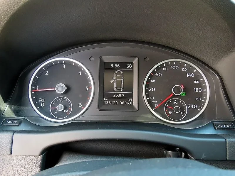 VW Tiguan 2.0 Tdi Comfort, снимка 8 - Автомобили и джипове - 55748566