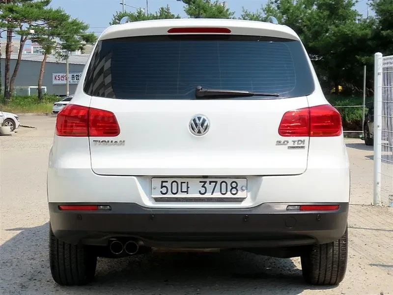 VW Tiguan 2.0 Tdi Comfort, снимка 4 - Автомобили и джипове - 55748566