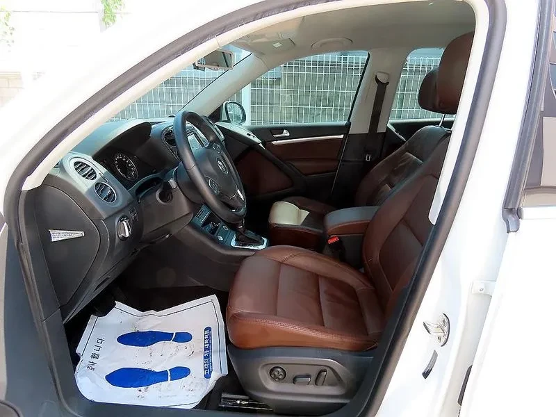 VW Tiguan 2.0 Tdi Comfort, снимка 10 - Автомобили и джипове - 55748566